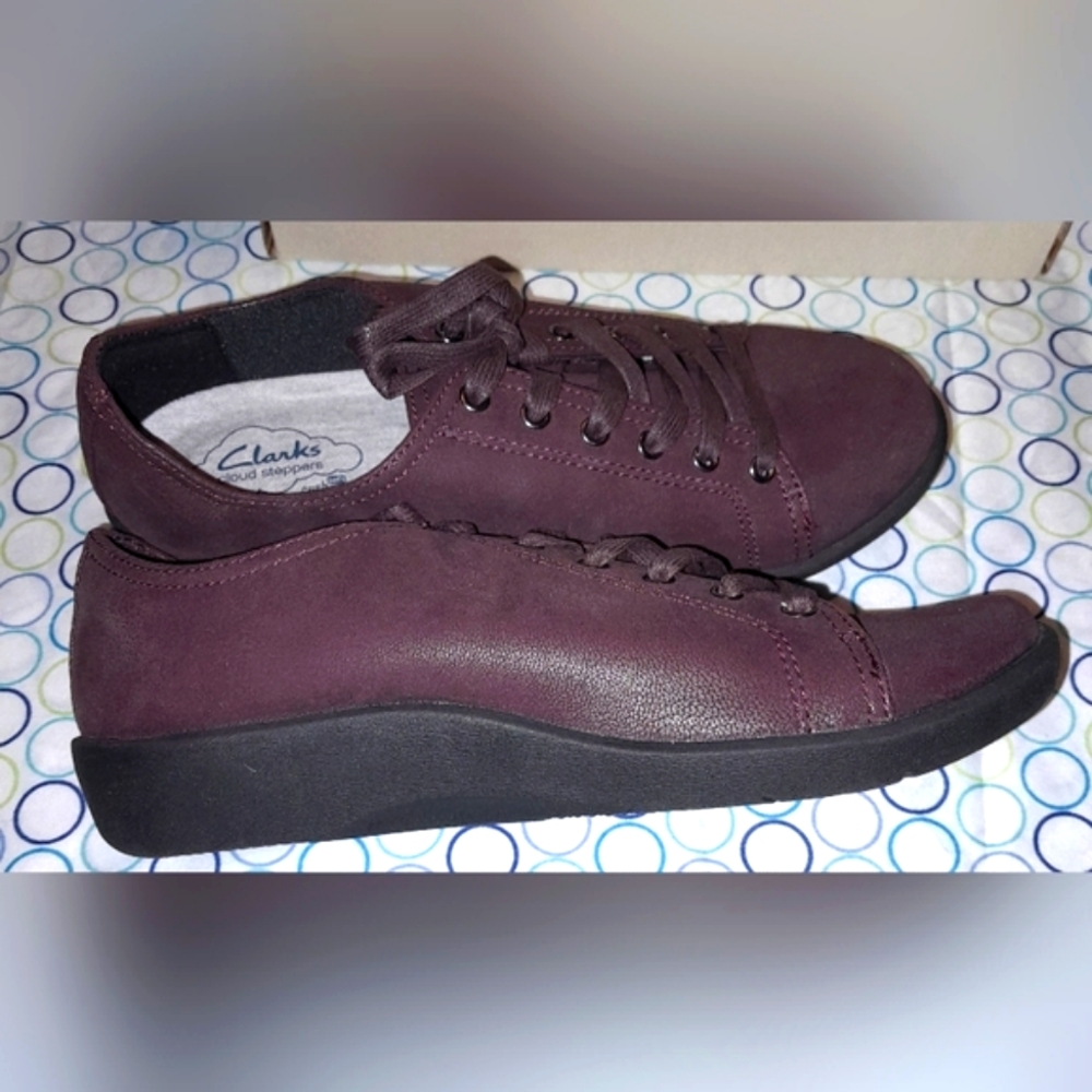 NEW-Clarks Cloudsteppers Sillian Glory Burgundy Size 5½M